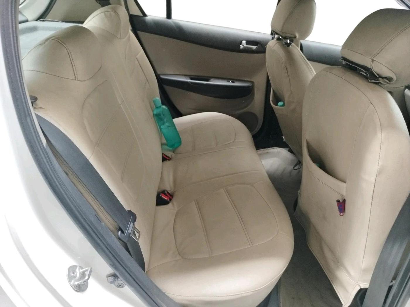 2013 Hyundai i20 MAGNA 1.2, Petrol, Manual, 1,07,163 km, interior