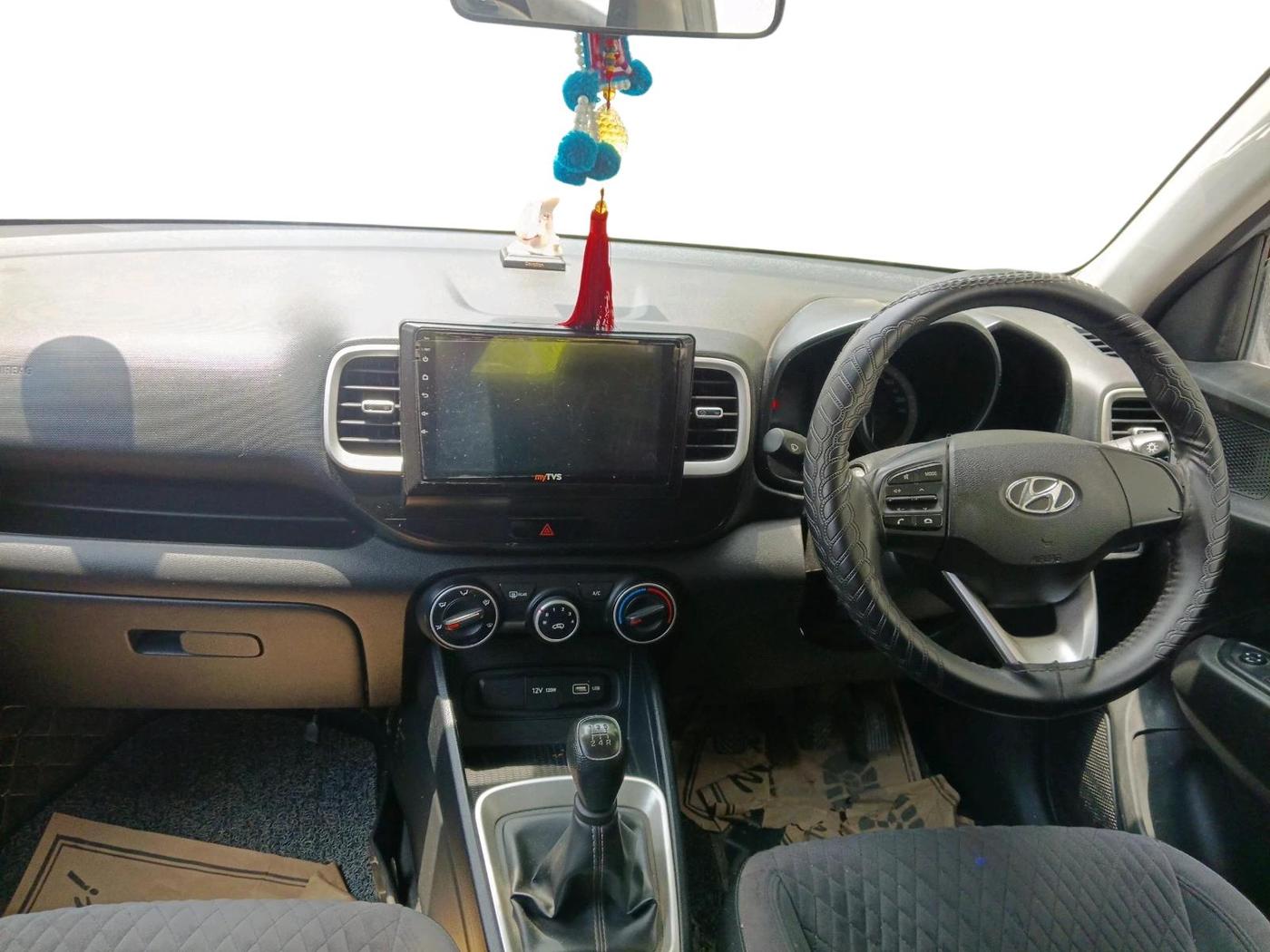 2021 Hyundai VENUE S 1.2, Petrol, Manual, 26,874 km, interior