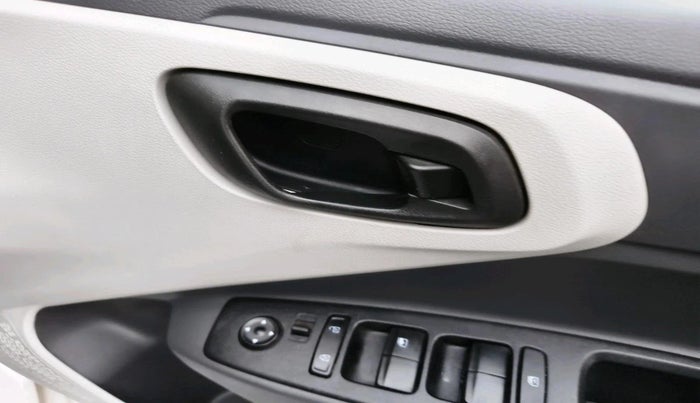 2023 Hyundai GRAND I10 NIOS MAGNA 1.2 KAPPA VTVT, Petrol, Manual, 16,224 km, interior