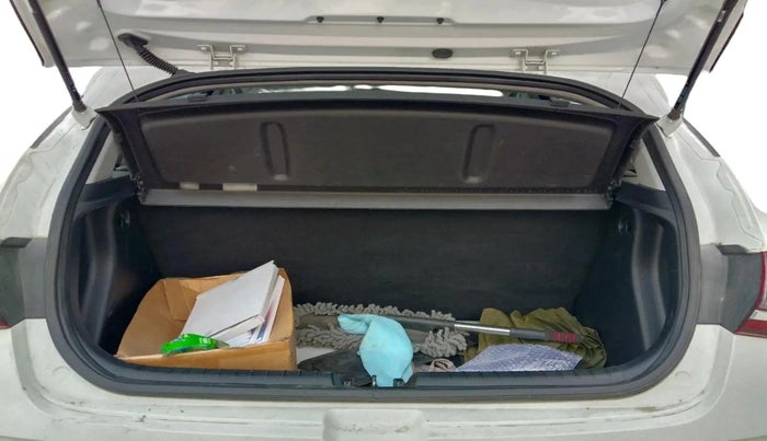 2022 Hyundai NEW I20 SPORTZ 1.2 MT, Petrol, Manual, 25,885 km, exterior