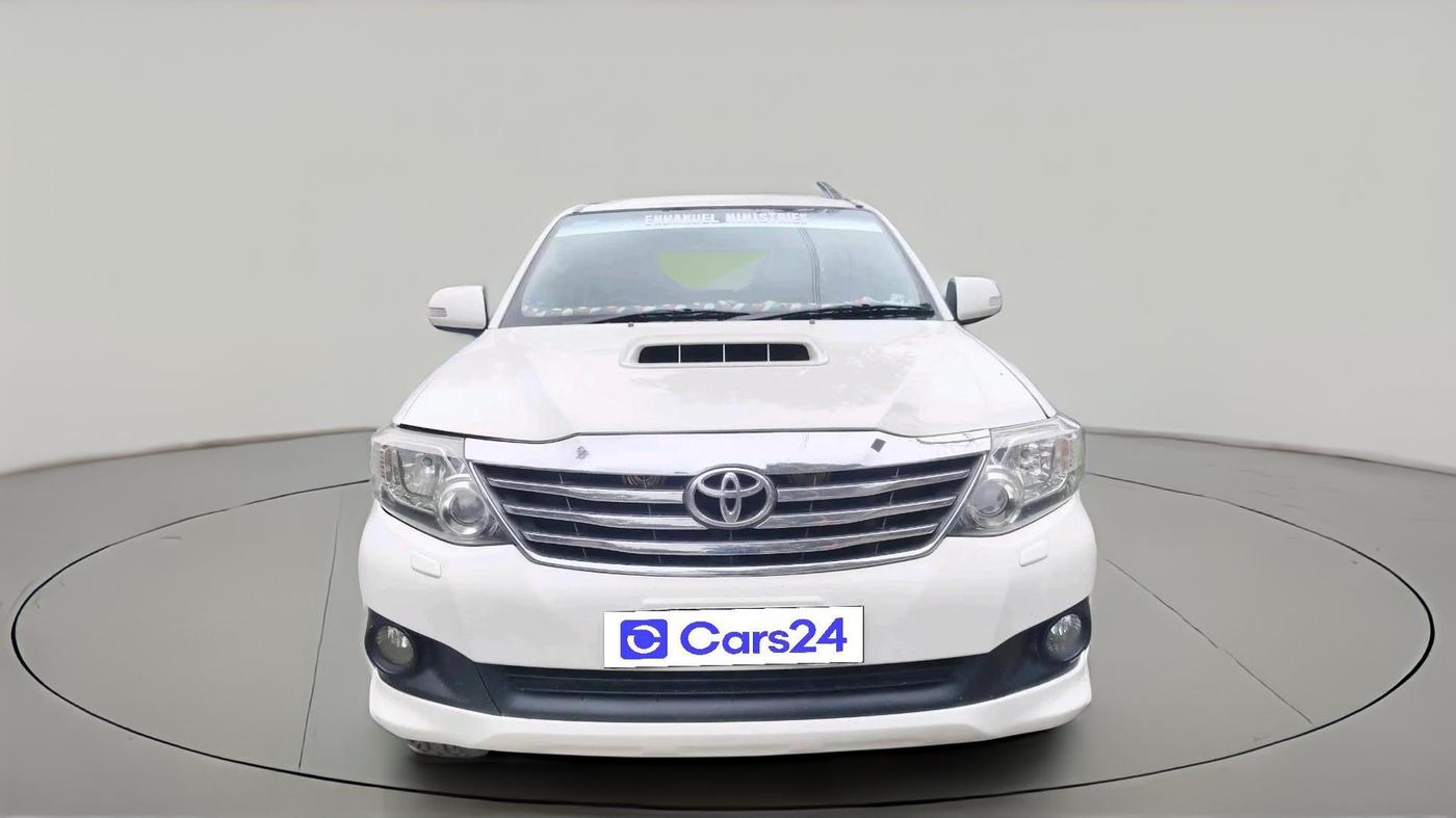 2015 Toyota Fortuner 3.0 4X2 AT, Diesel, Automatic, 1,88,221 km, exterior