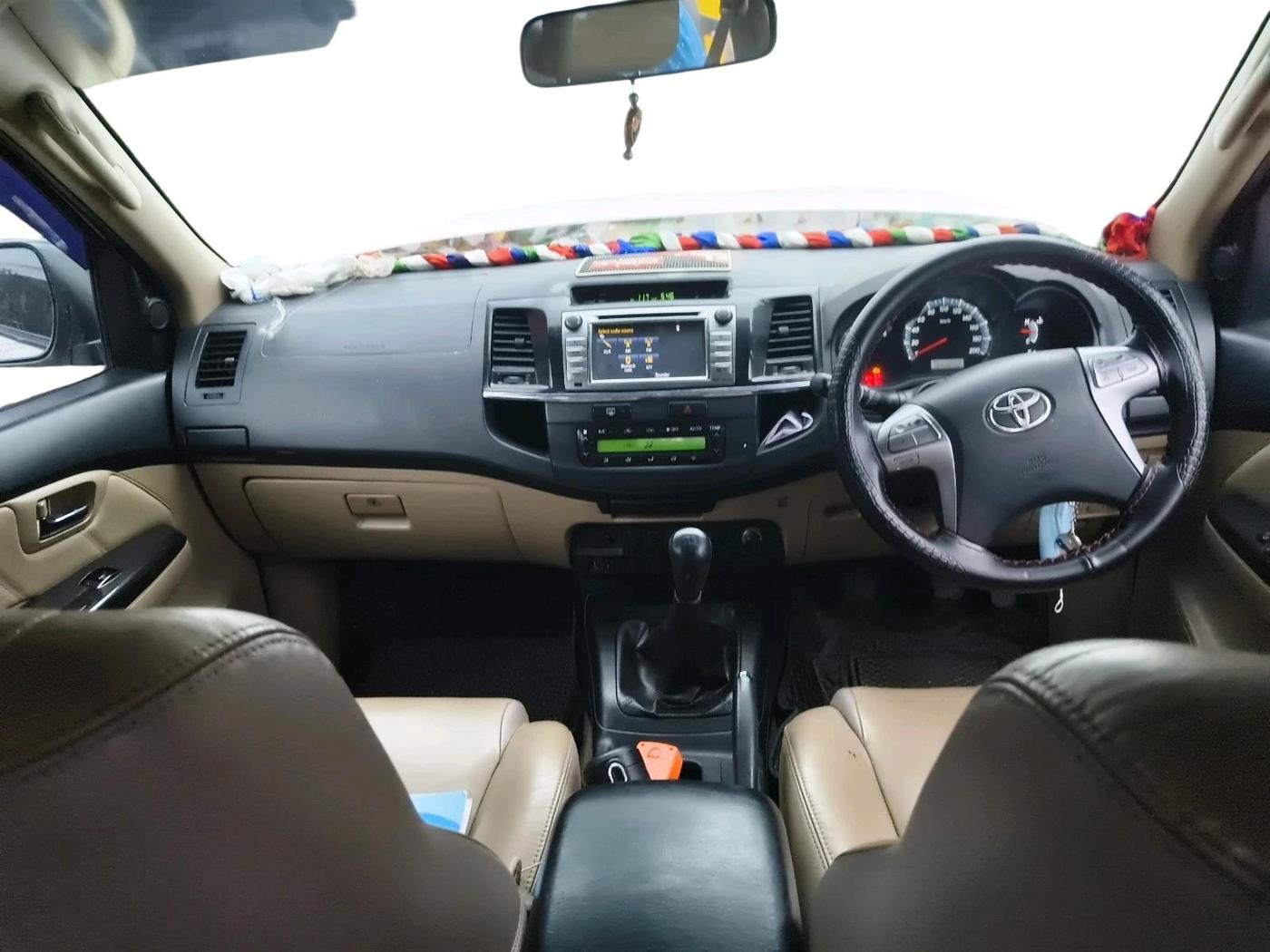 2015 Toyota Fortuner 3.0 4X2 AT, Diesel, Automatic, 1,88,221 km, interior