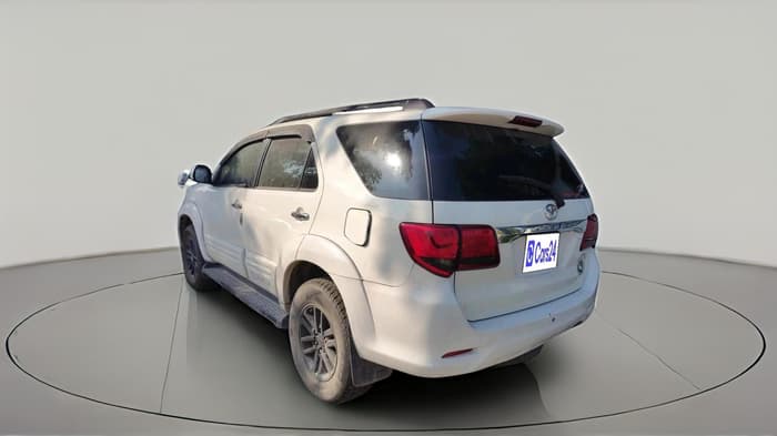 2015 Toyota Fortuner 3.0 4X4 MT, Diesel, Manual, 1,30,596 km, exterior