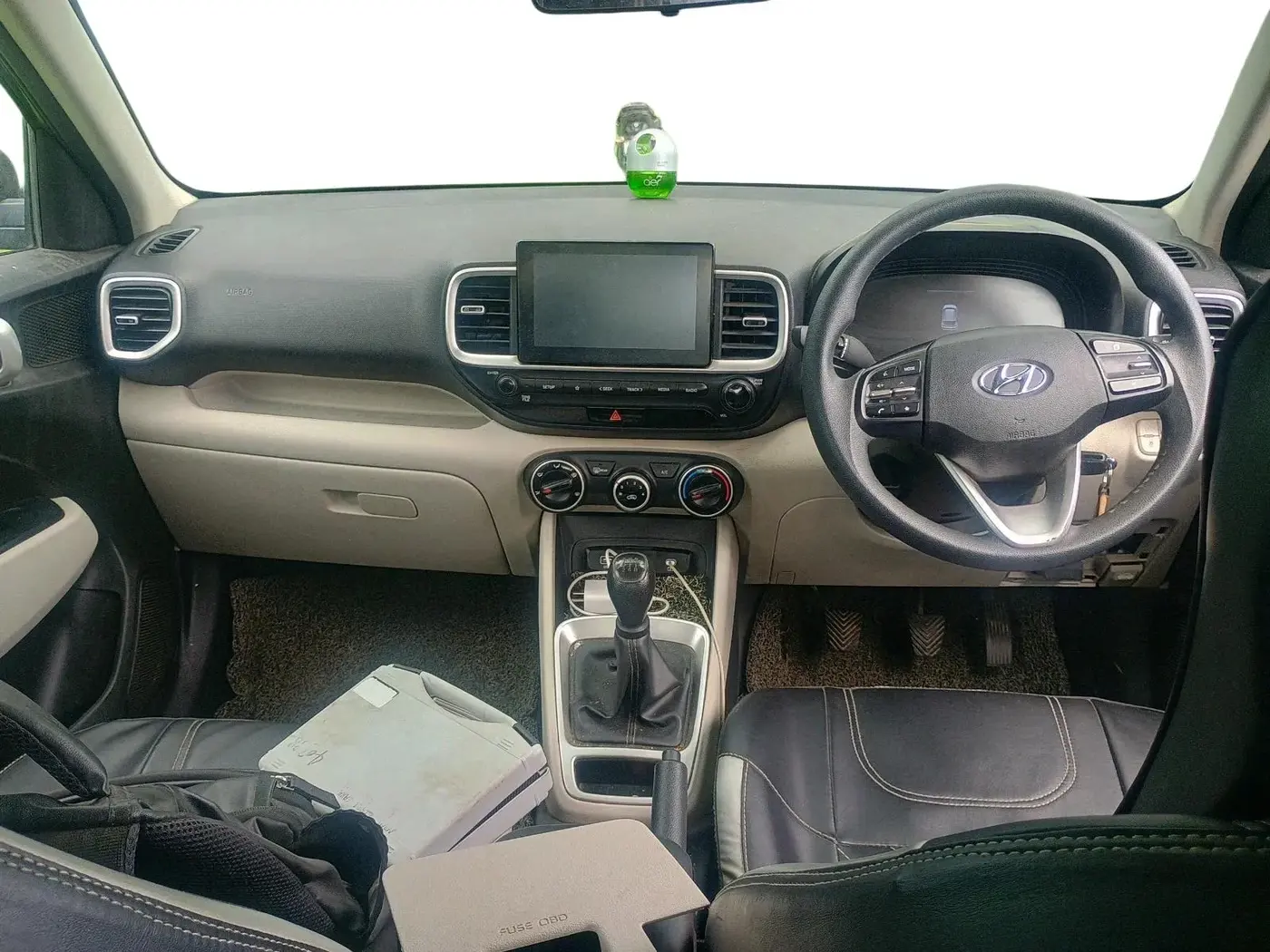2022 Hyundai VENUE S(O) 1.2, Petrol, Manual, 49,242 km, interior