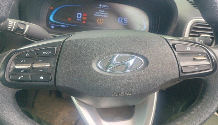 2022 Hyundai VENUE S(O) 1.2, Petrol, Manual, 49,242 km, interior
