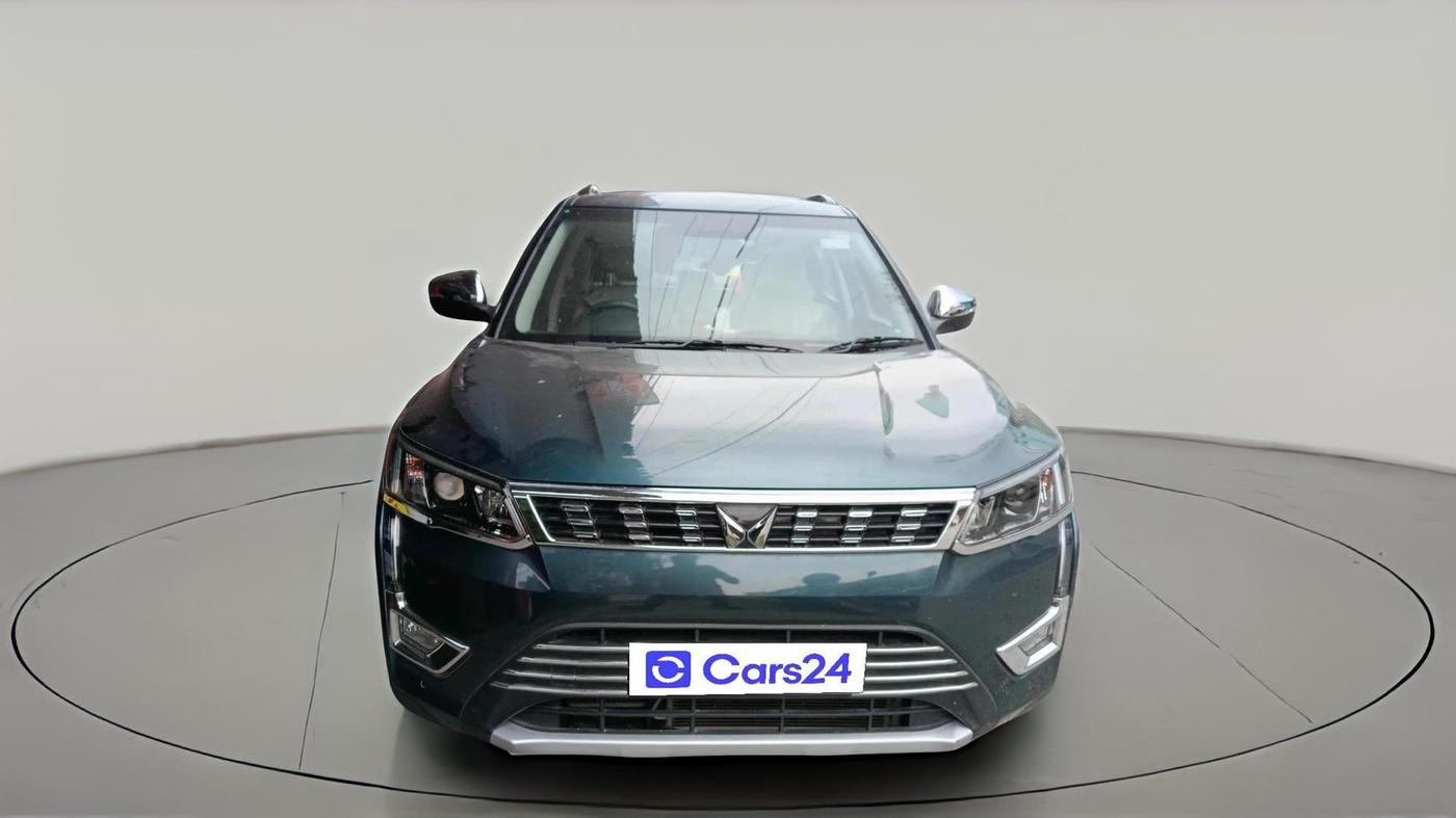 2023 Mahindra XUV300 W8 (O) 1.2 PETROL, Petrol, Manual, 13,088 km, exterior