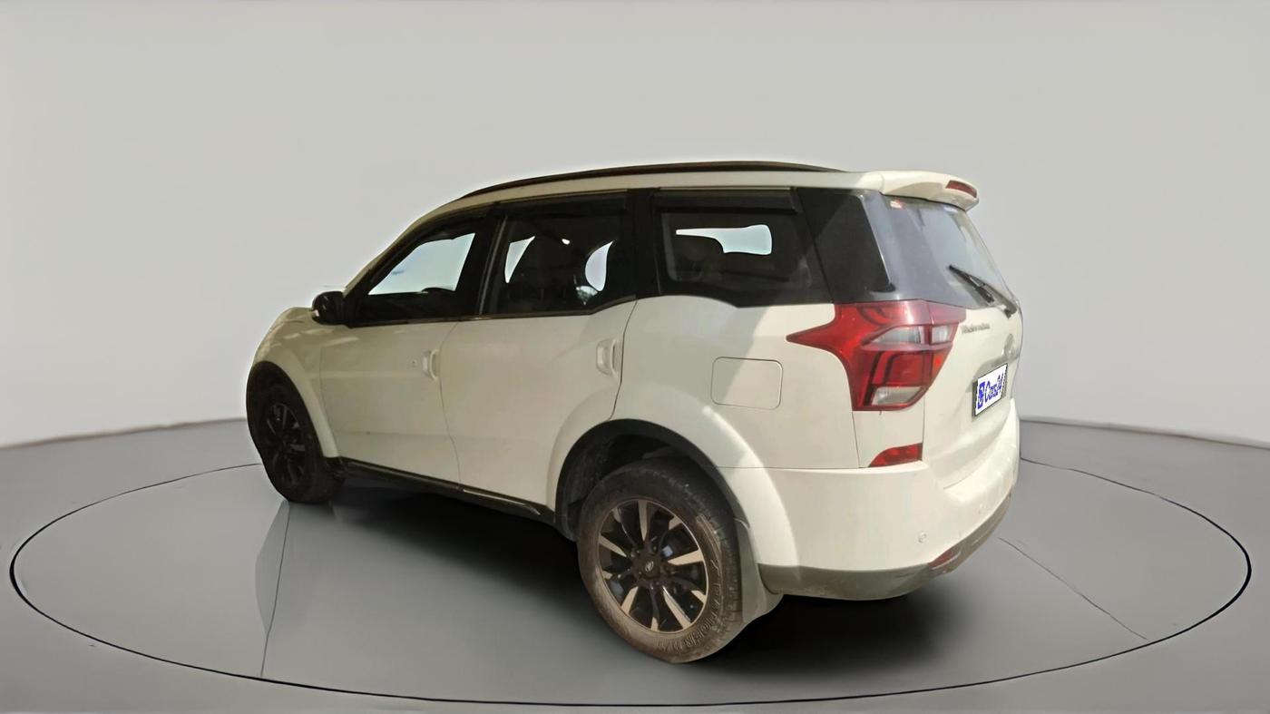 2018 Mahindra XUV500 W11 AT, Diesel, Automatic, 49,919 km, exterior