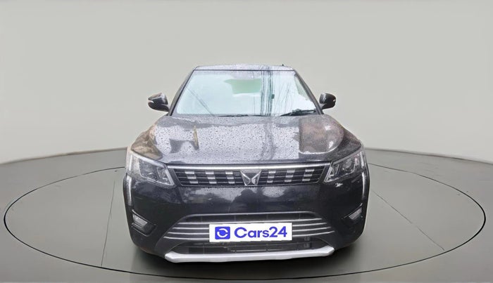 2024 Mahindra XUV300 W8 (O) 1.2 PETROL, Petrol, Manual, 12,992 km, exterior