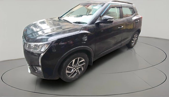 2024 Mahindra XUV300 W8 (O) 1.2 PETROL, Petrol, Manual, 12,992 km, exterior