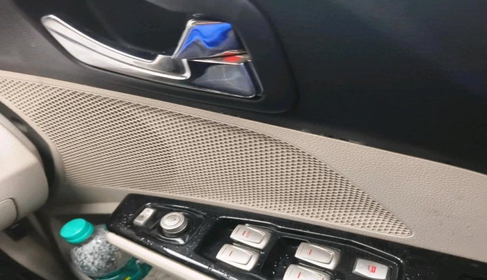 2024 Mahindra XUV300 W8 (O) 1.2 PETROL, Petrol, Manual, 12,992 km, interior