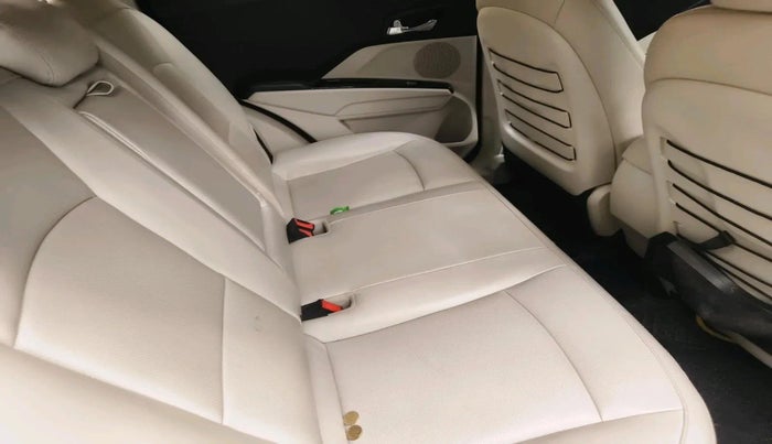 2024 Mahindra XUV300 W8 (O) 1.2 PETROL, Petrol, Manual, 12,992 km, interior