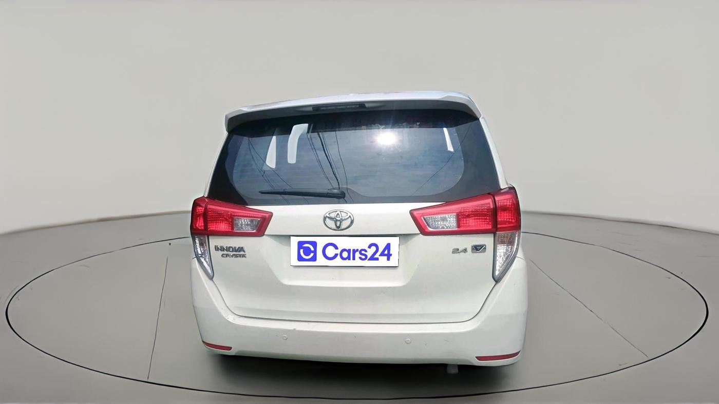 2017 Toyota Innova Crysta 2.4 VX 7 STR, Diesel, Manual, 1,08,551 km, exterior