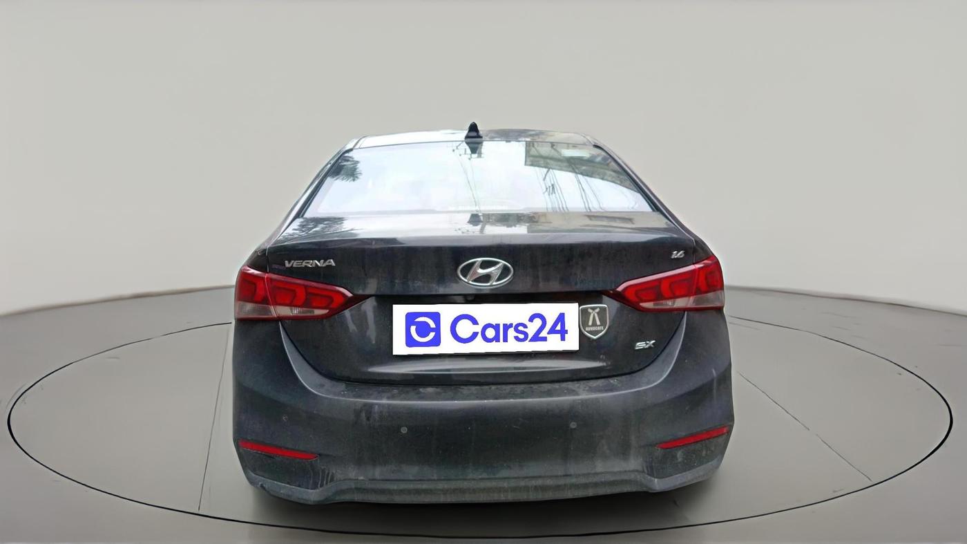 2018 Hyundai Verna 1.6 VTVT SX, Petrol, Manual, 80,650 km, exterior
