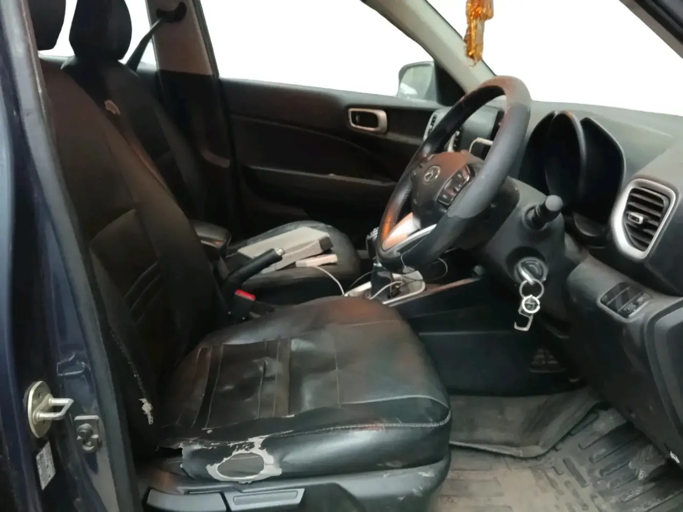 2021 Hyundai VENUE SX 1.5 CRDI, Diesel, Manual, 1,29,720 km, interior