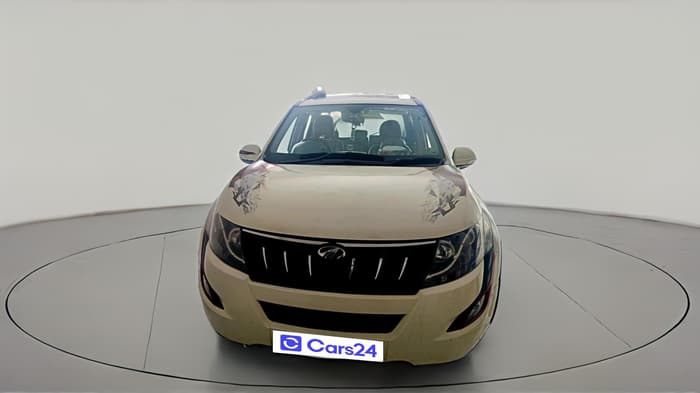 2017 Mahindra XUV500 W10 SPORTZ EDITION MT, Diesel, Manual, 82,800 km, exterior