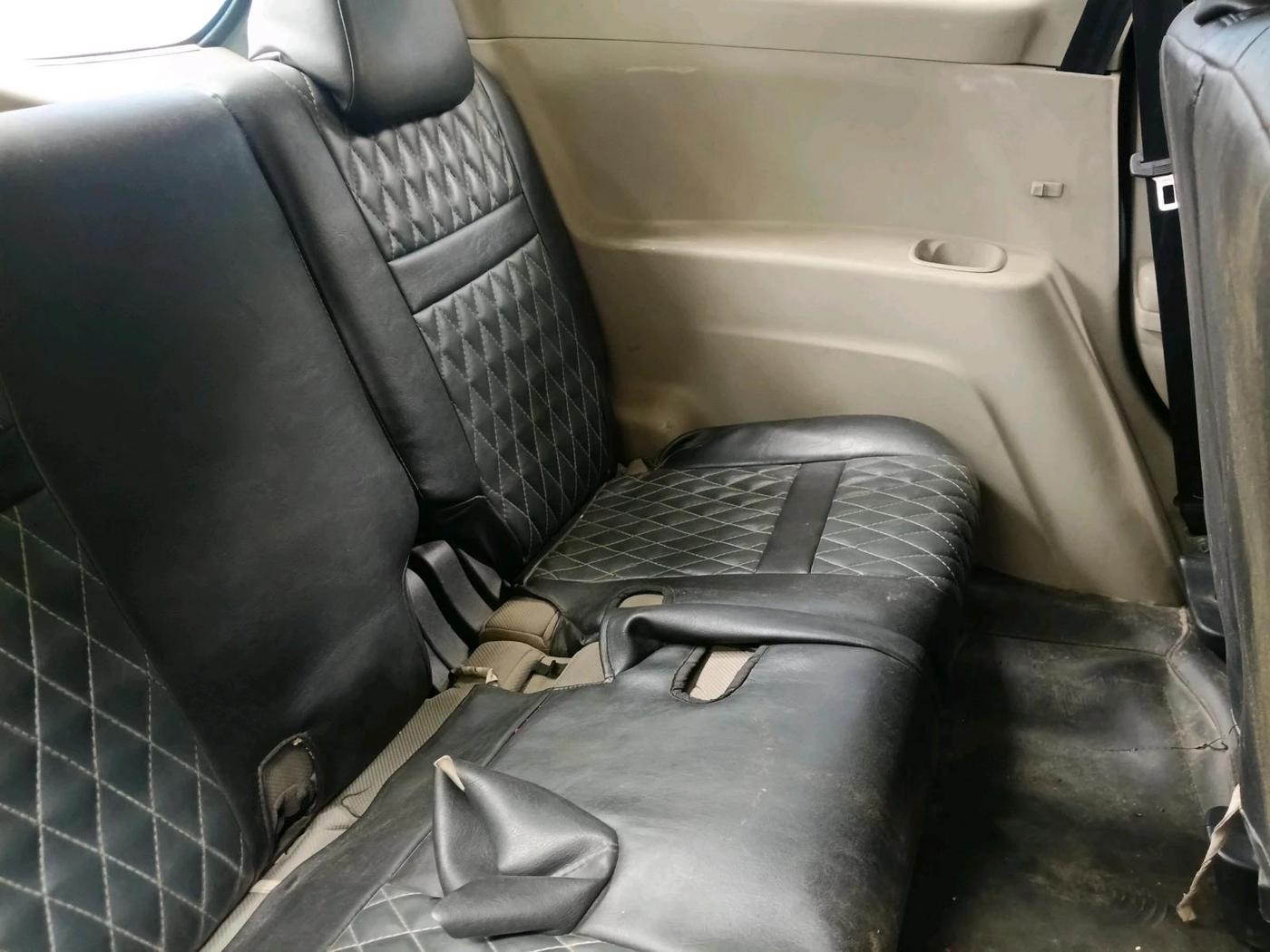 2018 Mahindra MARAZZO M6 8 STR, Diesel, Manual, 96,599 km, interior