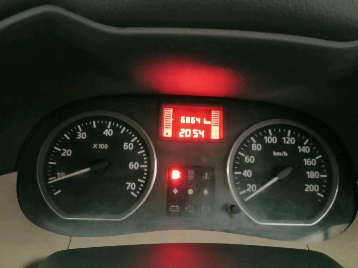 2014 Nissan Terrano XV D THP PREMIUM 110 PS, Diesel, Manual, 68,641 km, interior