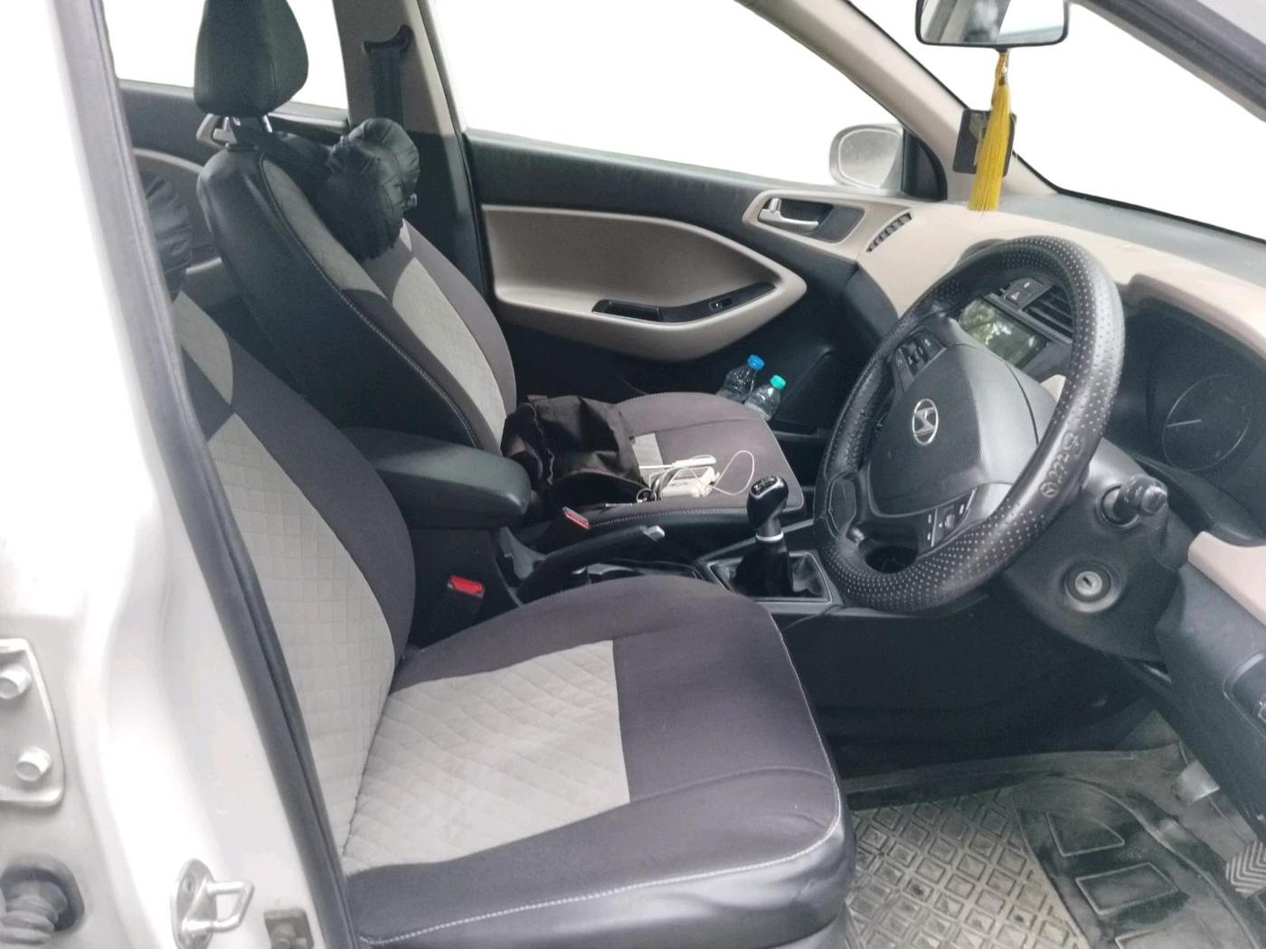 2015 Hyundai Elite i20 MAGNA 1.4 CRDI, Diesel, Manual, 1,00,591 km, interior