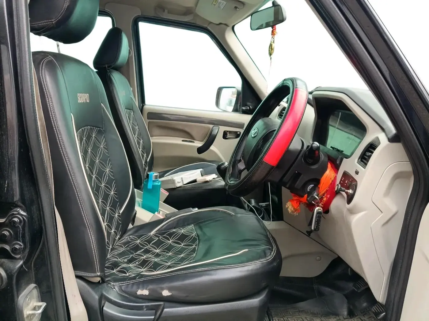 2022 Mahindra Scorpio S5, Diesel, Manual, 38,425 km, interior