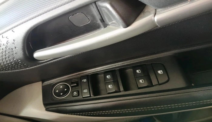 2023 KIA SONET HTX 1.0 IMT, Petrol, Manual, 13,155 km, interior