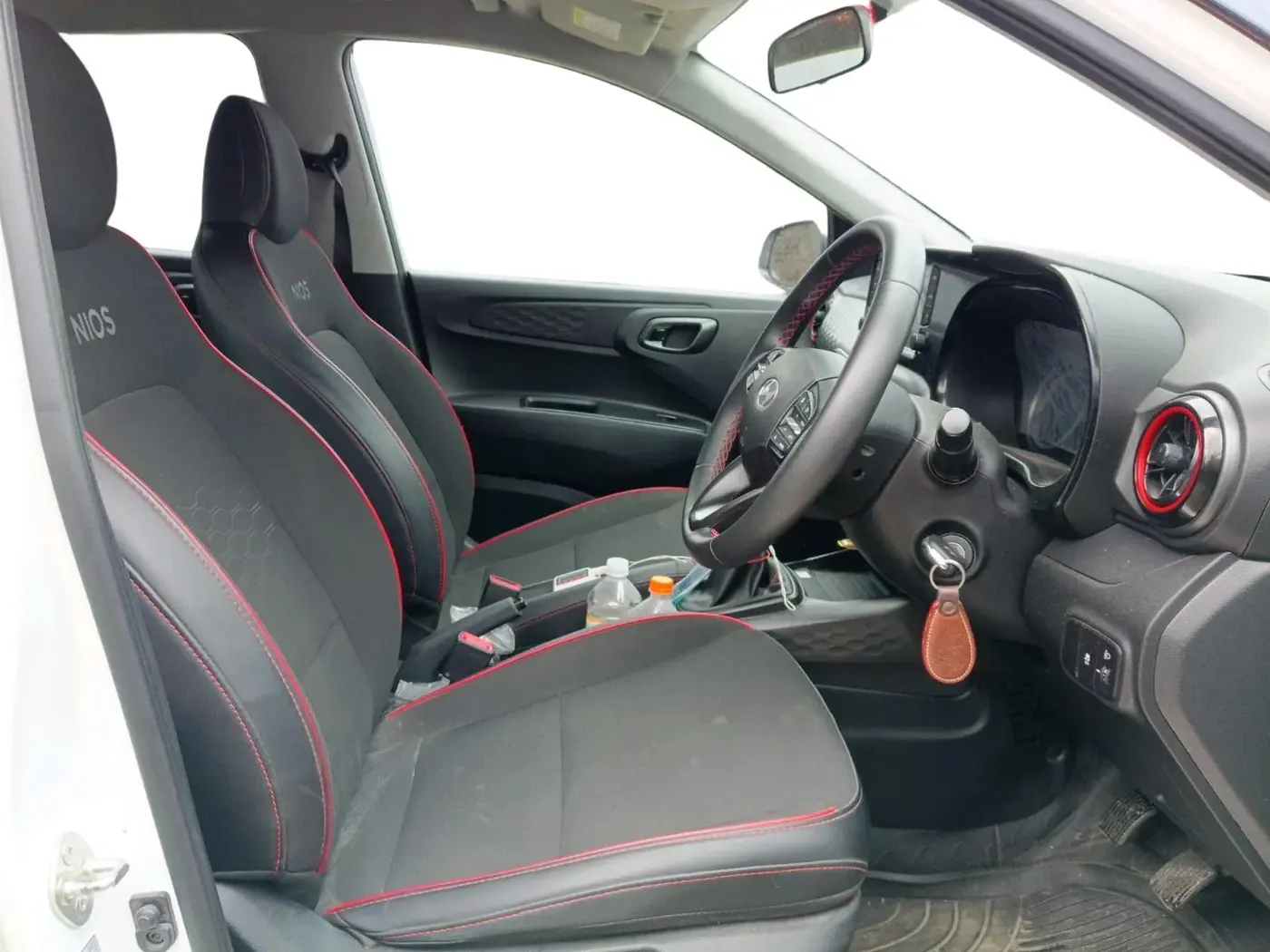 2025 Hyundai GRAND I10 NIOS SPORTZ 1.2 KAPPA VTVT, Petrol, Manual, 10,487 km, interior