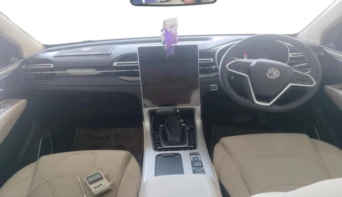 2025 MG HECTOR SHARP PRO 1.5 PETROL TURBO CVT PETROL, Petrol, Automatic, 10,969 km, interior