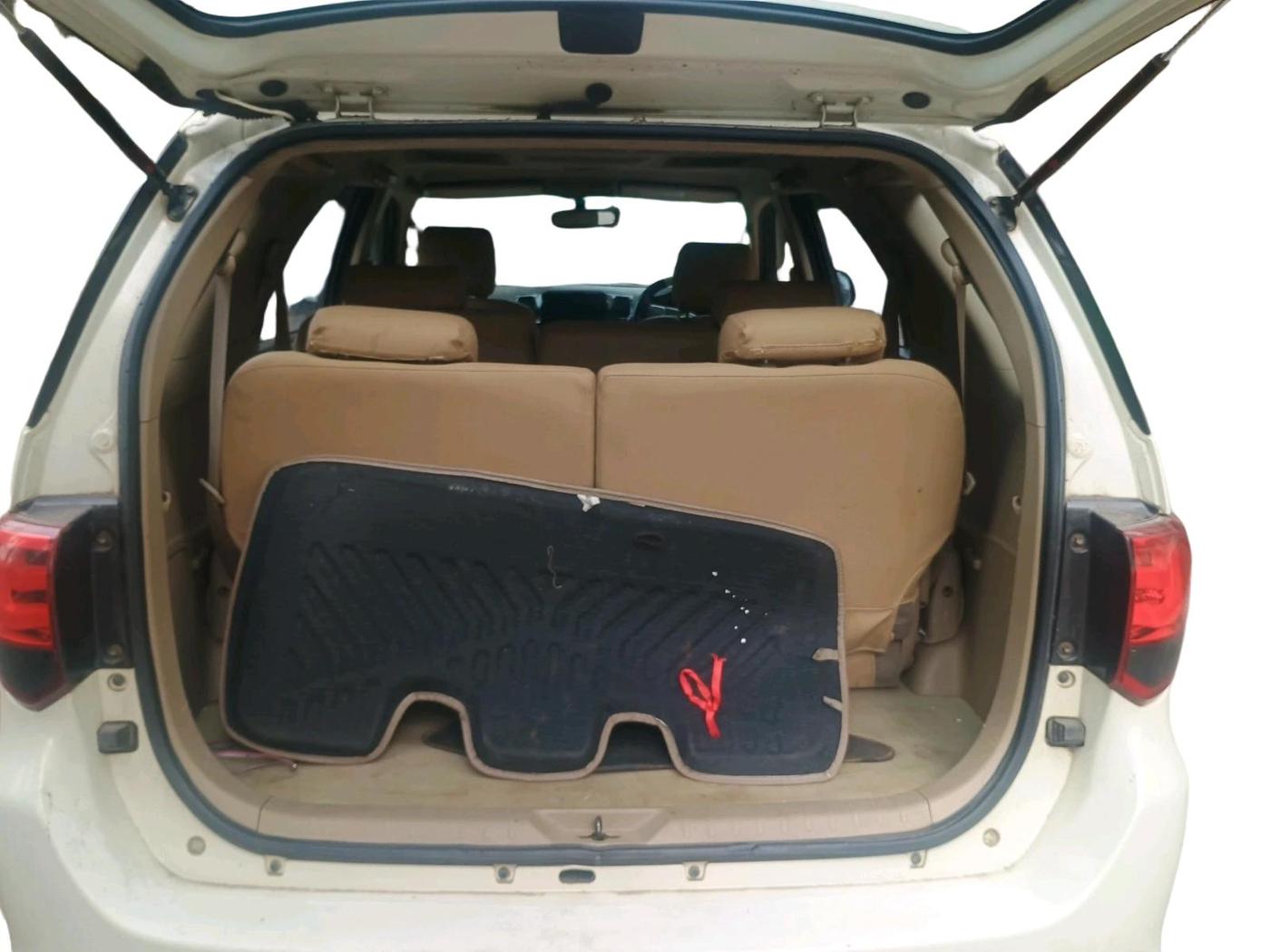2013 Toyota Fortuner 3.0 4X2 AT, Diesel, Automatic, 1,16,600 km, exterior