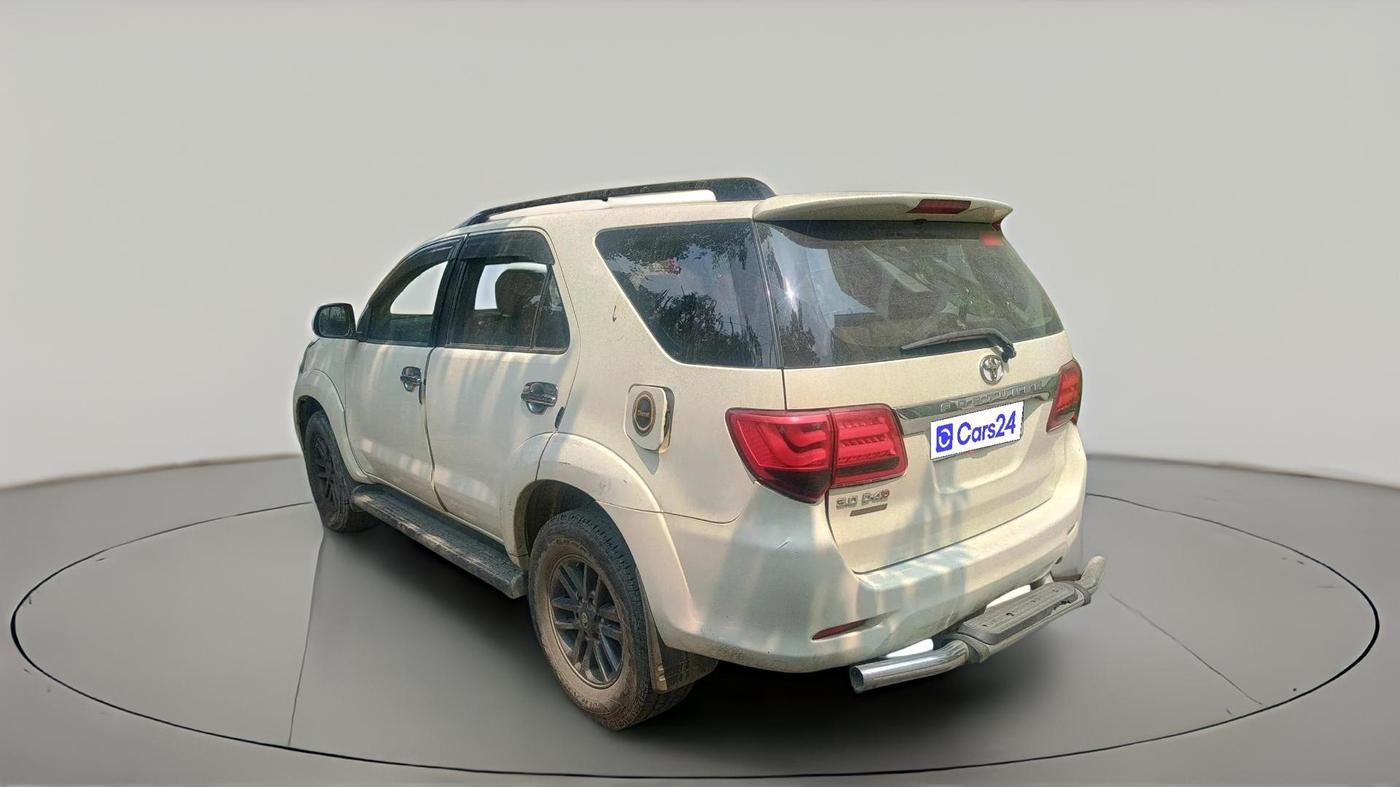 2013 Toyota Fortuner 3.0 4X2 AT, Diesel, Automatic, 1,16,600 km, exterior