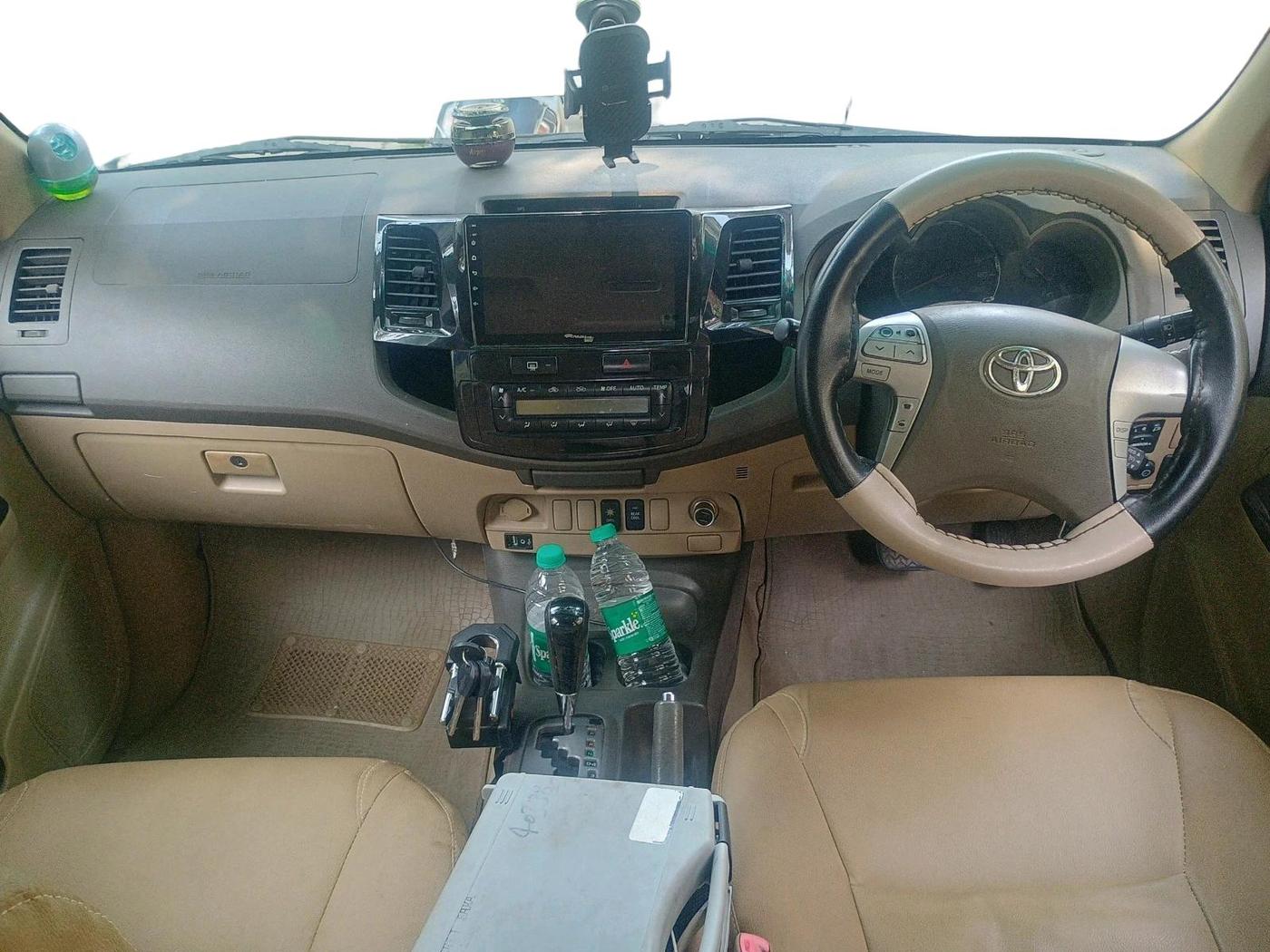 2013 Toyota Fortuner 3.0 4X2 AT, Diesel, Automatic, 1,16,600 km, interior