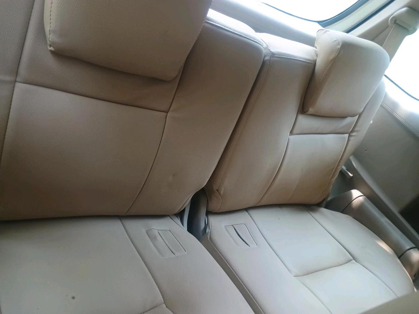 2013 Toyota Fortuner 3.0 4X2 AT, Diesel, Automatic, 1,16,600 km, interior
