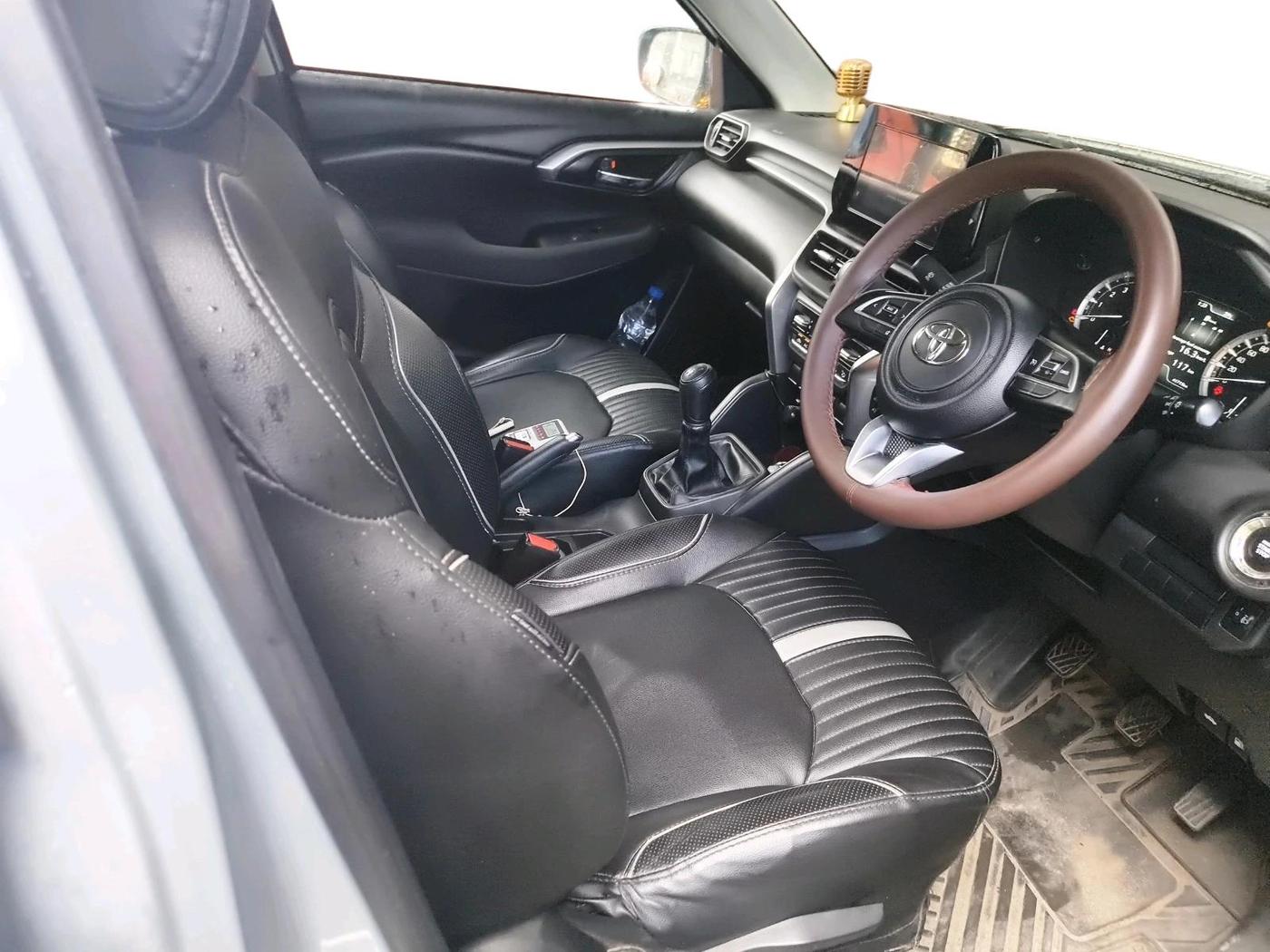 2023 Toyota URBAN CRUISER HYRYDER S NEO DRIVE, Petrol, Manual, 41,715 km, interior