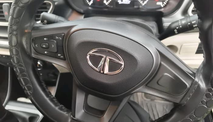 2023 Tata ALTROZ XM PETROL, Petrol, Manual, 28,797 km, interior