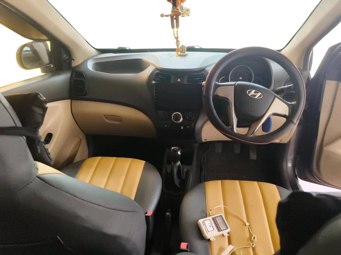 2017 Hyundai Eon MAGNA +, Petrol, Manual, 39,403 km, interior