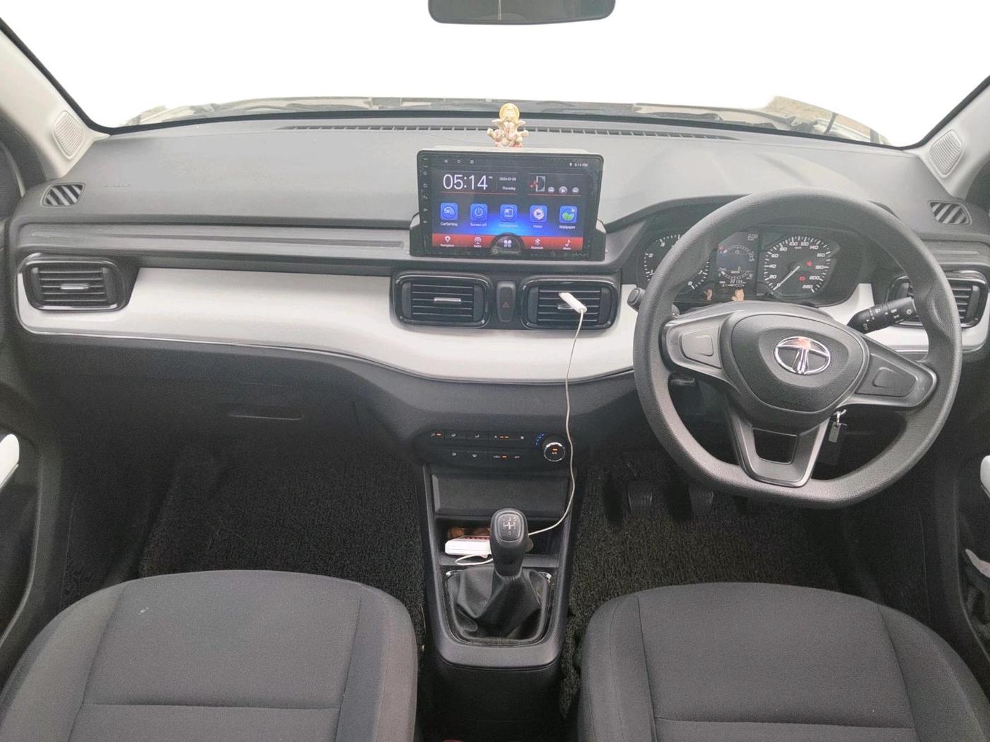2022 Tata PUNCH PURE MT, Petrol, Manual, 22,133 km, interior