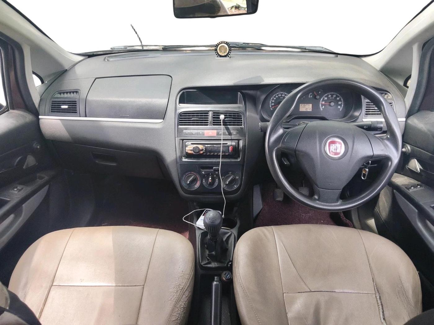 2011 Fiat Grand Punto ACTIVE 1.3, Diesel, Manual, 2,16,274 km, interior