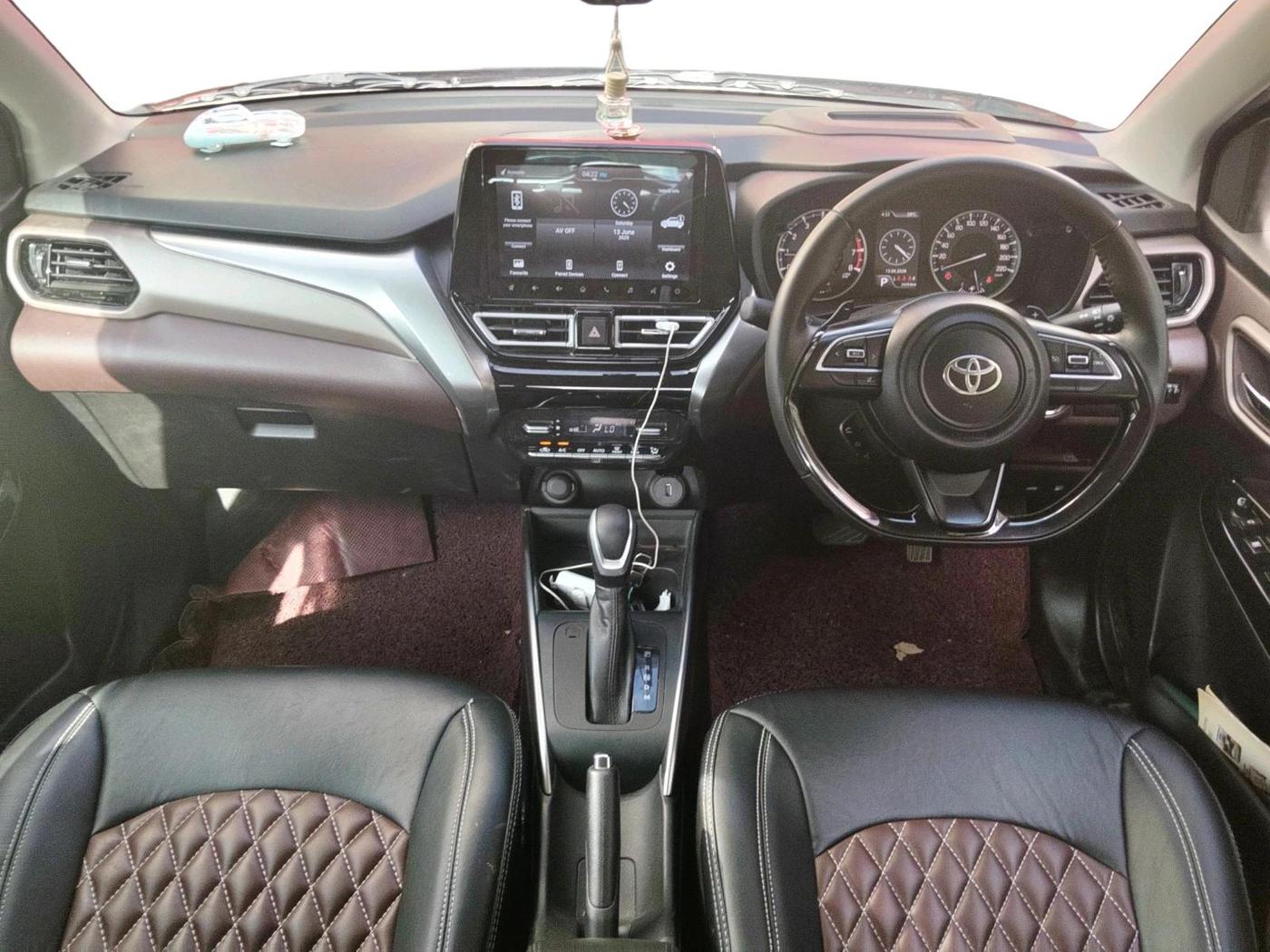 2024 Toyota Urban Cruiser Taisor V 1.0 Petrol AT, Petrol, Automatic, 24,254 km, interior