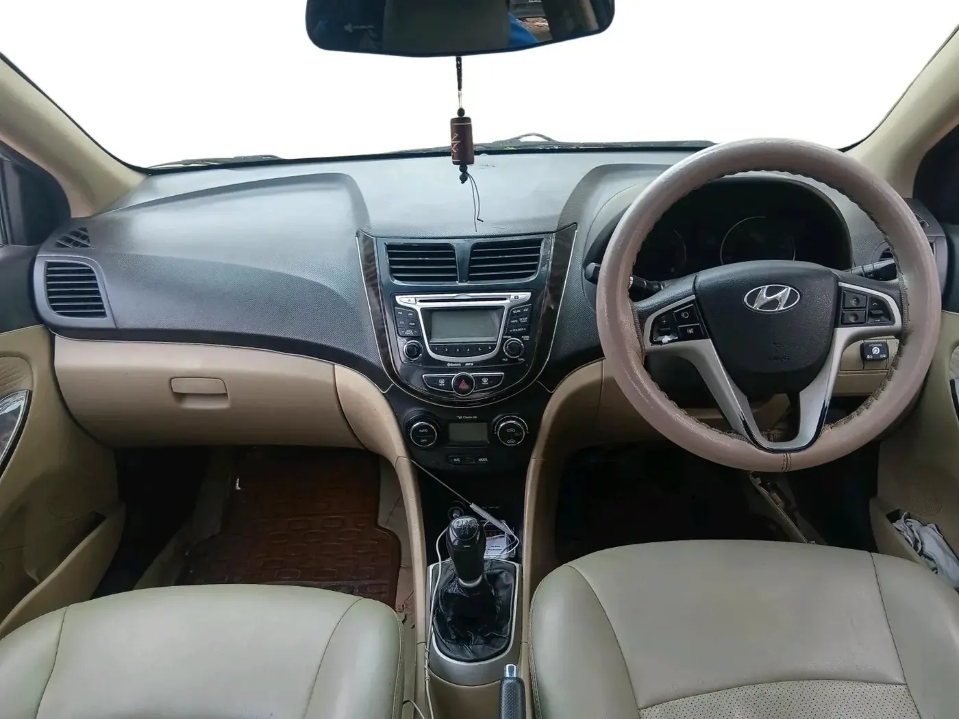 2011 Hyundai Verna FLUIDIC 1.6 VTVT, Petrol, Manual, 1,31,591 km, interior