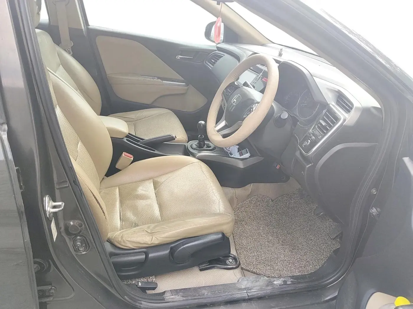 2015 Honda City 1.5L I-DTEC VX, Diesel, Manual, 2,31,920 km, interior