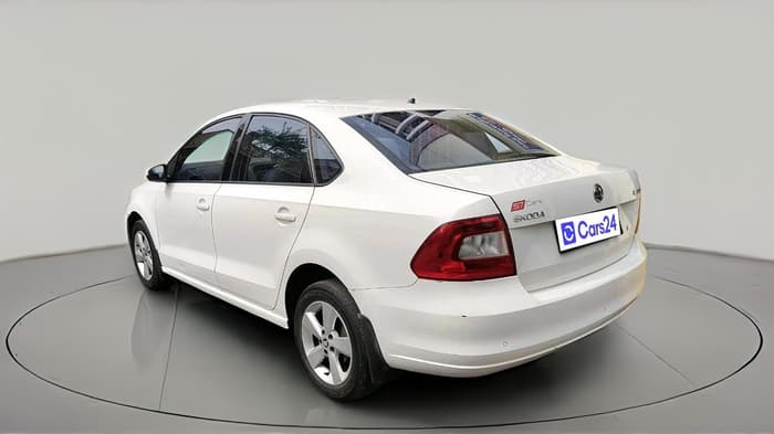 2016 Skoda Rapid 1.5 TDI CR STYLE PLUS AT, Diesel, Automatic, 2,27,266 km, exterior