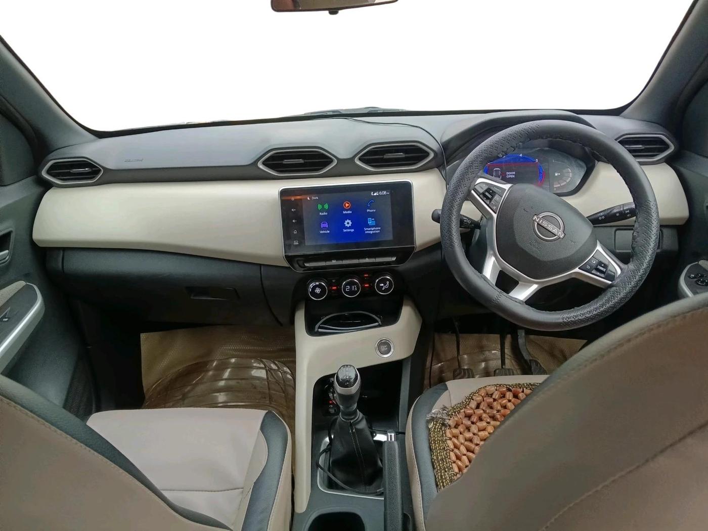2021 Nissan MAGNITE XV MT, Petrol, Manual, 56,318 km, interior