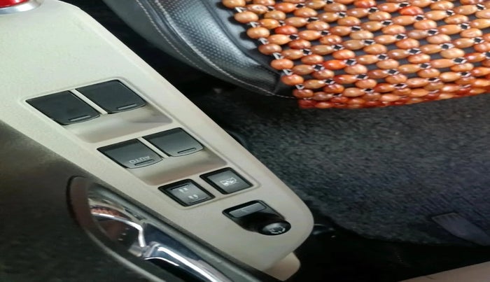 2017 Maruti IGNIS ZETA 1.2 DUAL TONE, Petrol, Manual, 1,18,508 km, interior