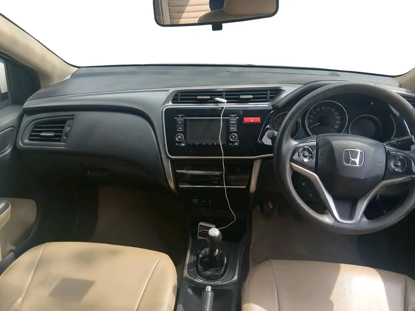 2015 Honda City 1.5L I-DTEC V, Diesel, Manual, 2,22,494 km, interior