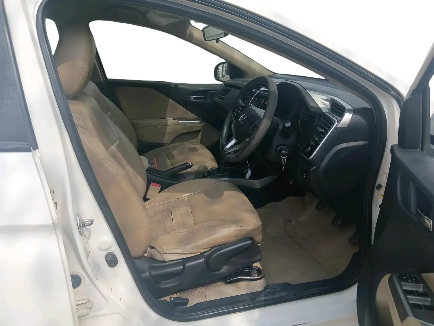 2015 Honda City 1.5L I-DTEC V, Diesel, Manual, 2,22,494 km, interior