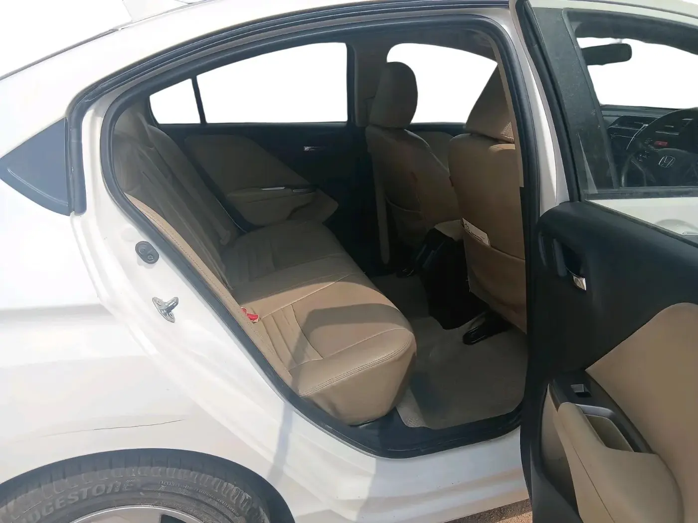 2015 Honda City 1.5L I-DTEC V, Diesel, Manual, 2,22,494 km, interior