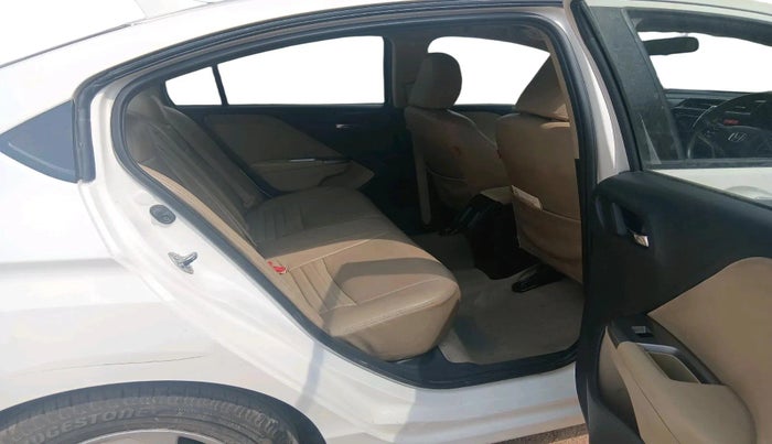 2015 Honda City 1.5L I-DTEC V, Diesel, Manual, 2,22,494 km, interior