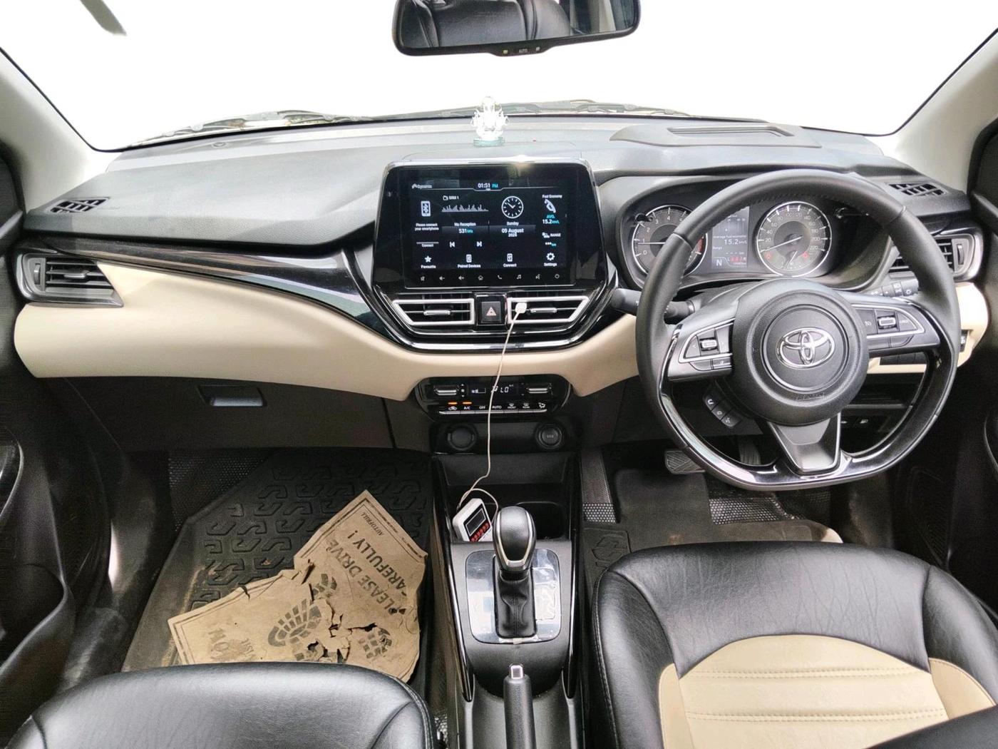 2025 Toyota Glanza V AMT, Petrol, Automatic, 17,465 km, interior