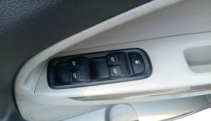 2013 Ford Ecosport TITANIUM 1.5L DIESEL, Diesel, Manual, 1,69,379 km, interior