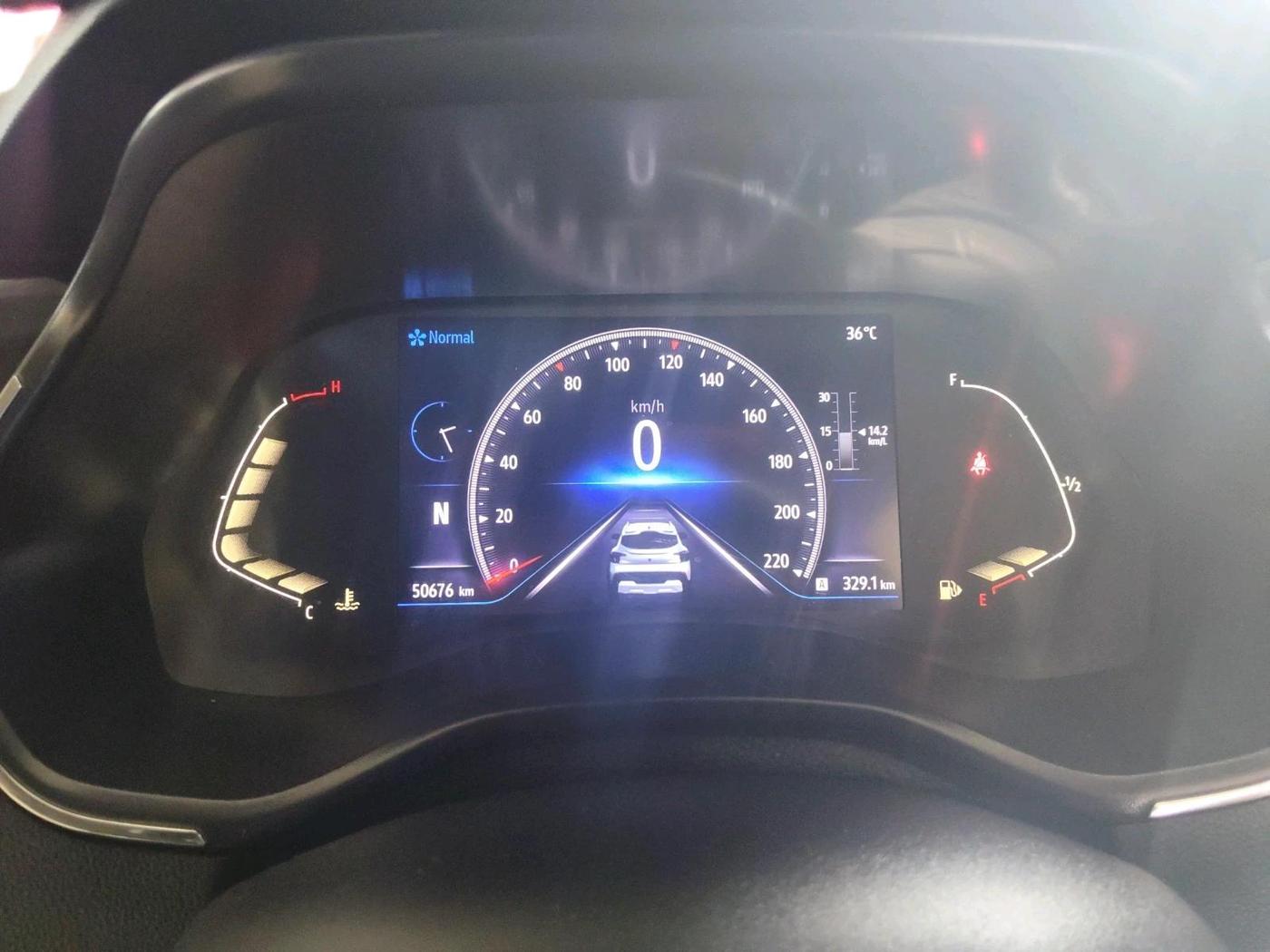 2023 Renault Kiger RXZ AMT, CNG, Automatic, 50,676 km, interior