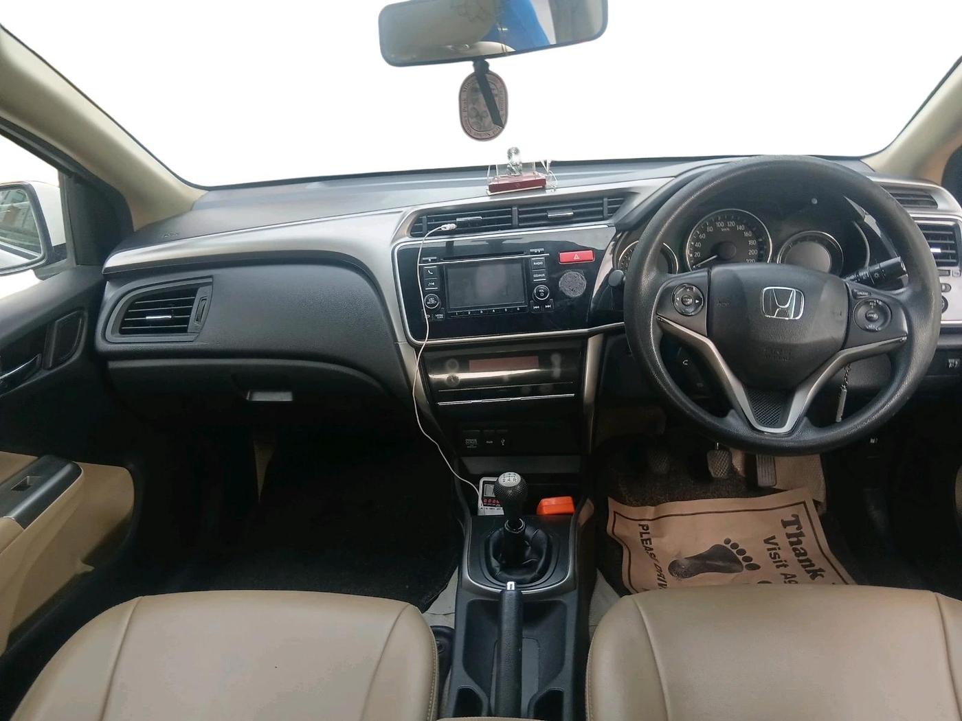 2014 Honda City 1.5L I-VTEC V MT, Petrol, Manual, 1,43,959 km, interior