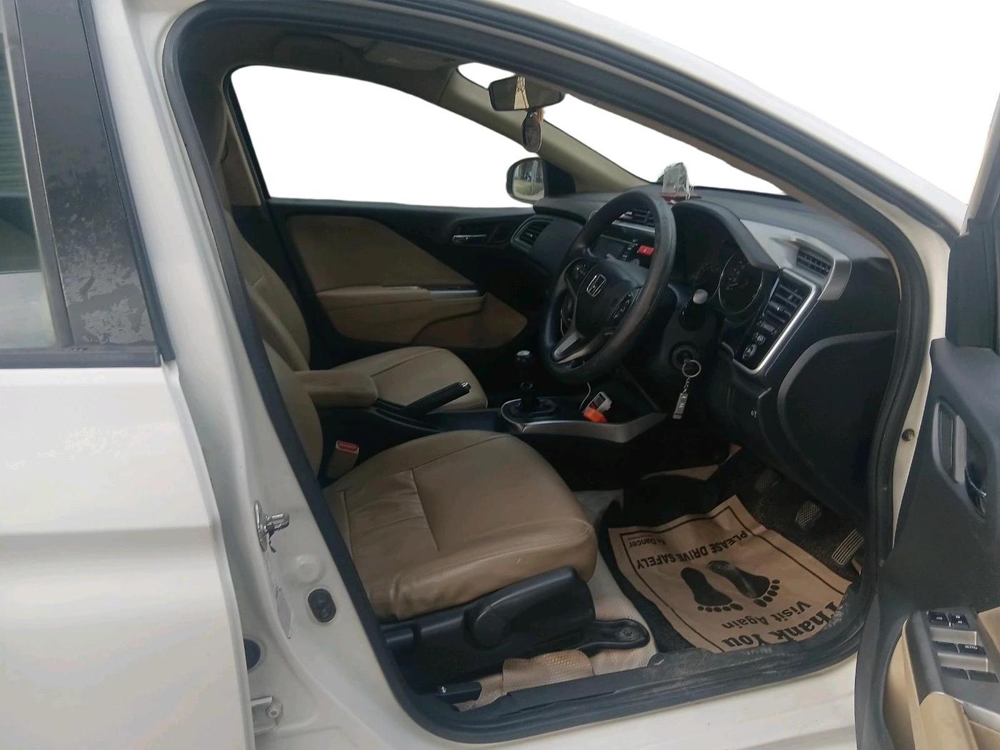 2014 Honda City 1.5L I-VTEC V MT, Petrol, Manual, 1,43,959 km, interior